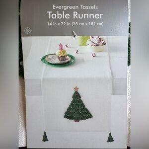NEW Christmas Tree Embroidered Tassel Table Runner